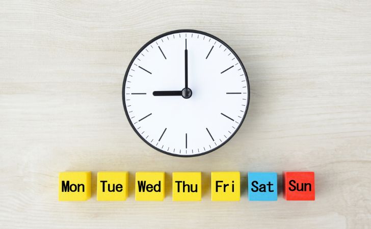 スケジュール(曜日と時間)